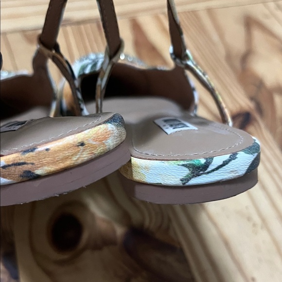 Anthropologie Bibi Lou Floral Pointed Slingback  with Gold Crystal Buckle - Picture 9 of 15